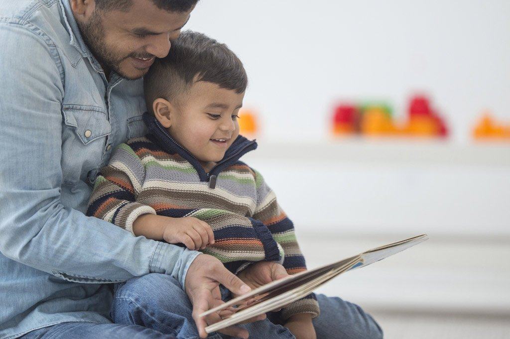 dad son reading